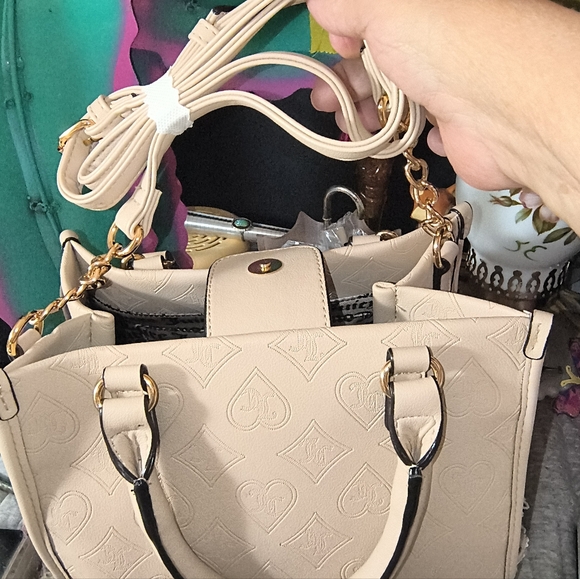 Juicy Couture Sandstone Mini Tote Gold Chain With Charms Padded Handles & Strap - Picture 4 of 11